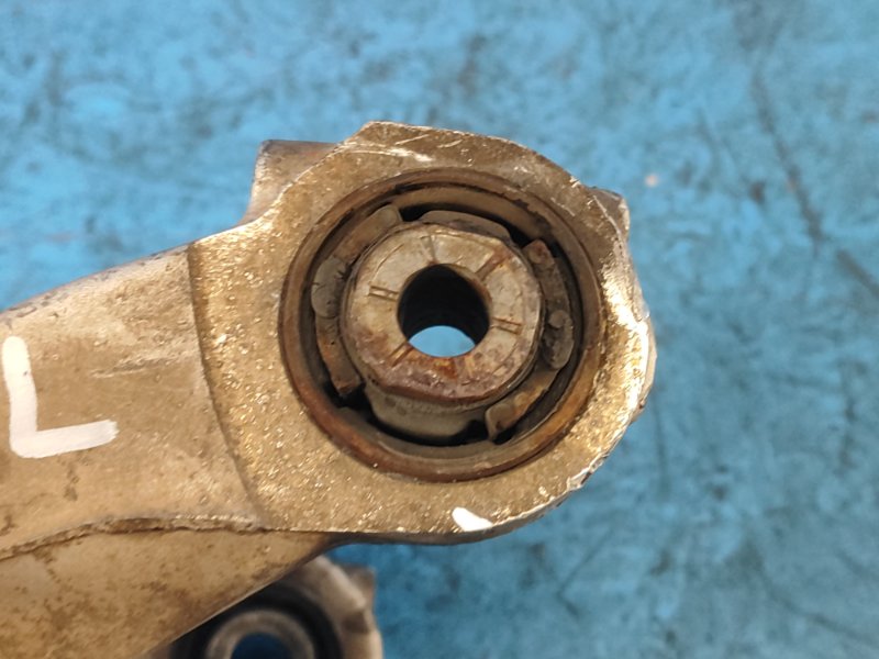 Trunnion FORD MUSTANG 15- 2015- Left