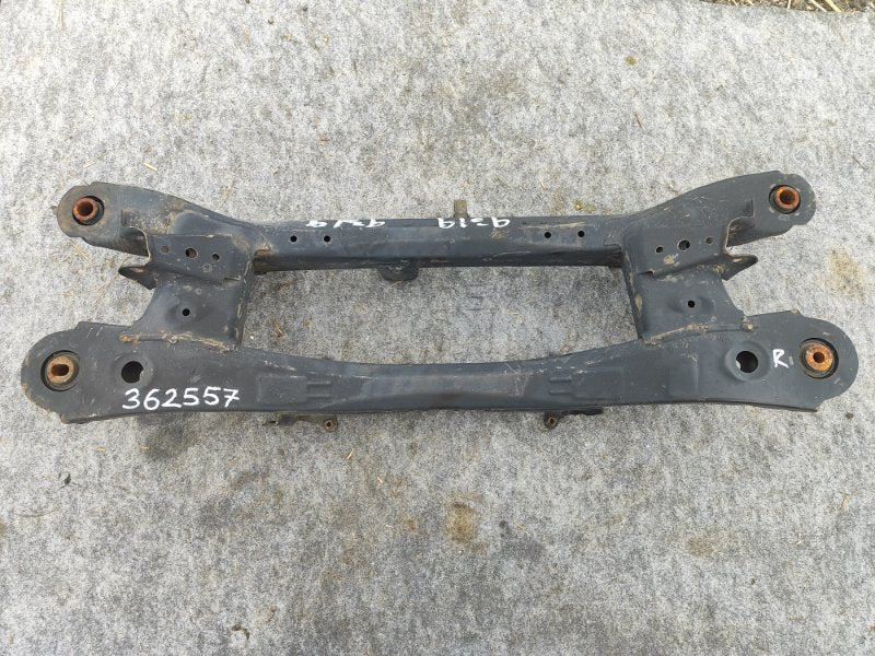 Rear suspension beam LEXUS CT200 11-17 2012