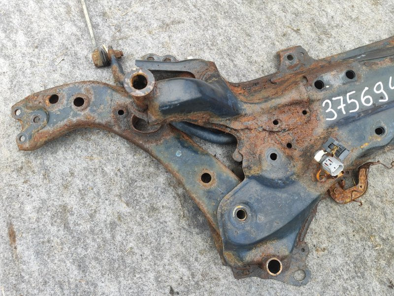 Front suspension beam TOYOTA PRIUS - 30 09-17 2009-2017