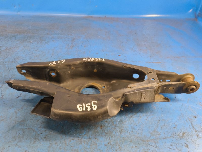Rear suspension wishbone LEXUS CT200 11-17 2012 Right