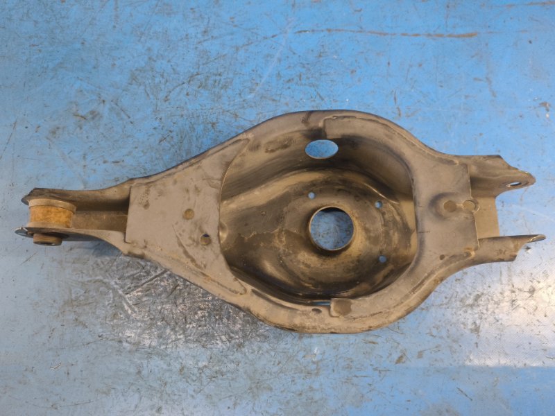 Rear suspension wishbone NISSAN X-TRAIL/ROGUE T33 20- 2021 Right