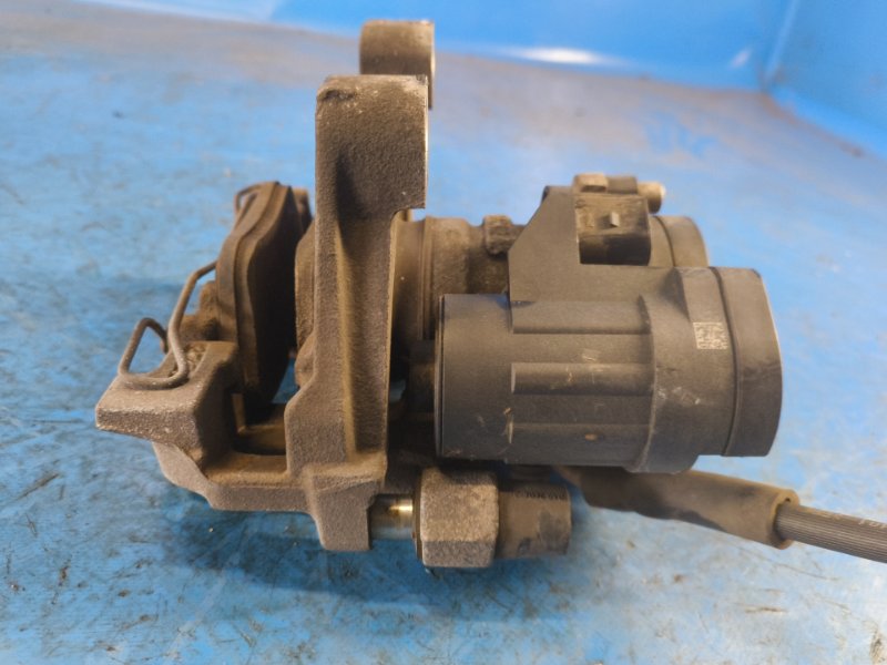Brake caliper VOLKSWAGEN TIGUAN 16-23 2018 Rear Right