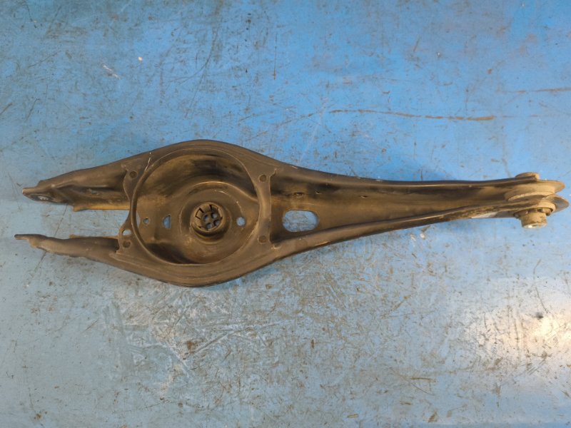 Rear suspension lower transverse arm VOLKSWAGEN TIGUAN 16-23 2018 Right