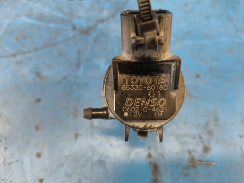 Windshield washer pump TOYOTA PRIUS - 30 09-17 2009-2017