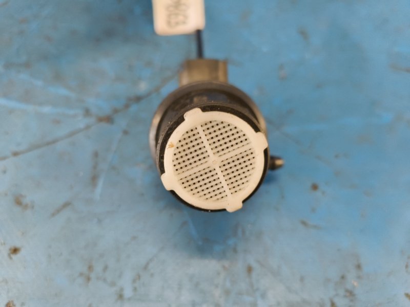 Windshield washer pump TOYOTA PRIUS - 30 09-17 2009-2017