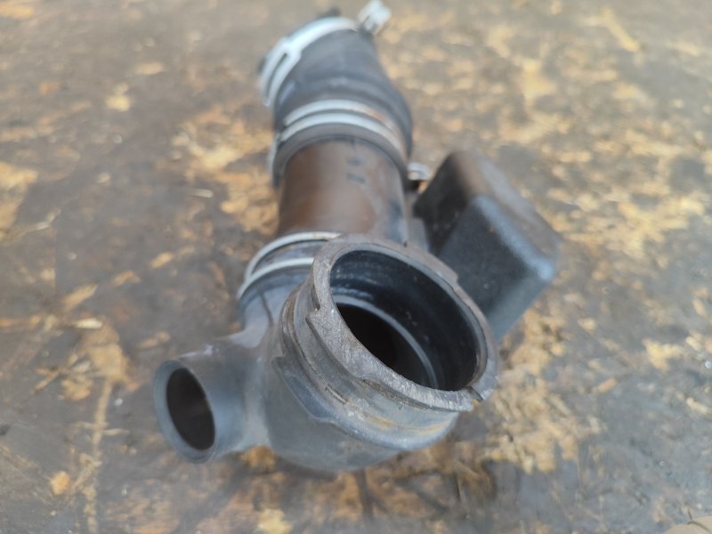 Intake manifold pipe TOYOTA PRIUS - 30 09-17 2009-2017