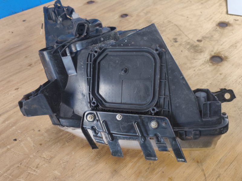 Headlight TOYOTA PRIUS - 20 03-11 2003-2011 Left