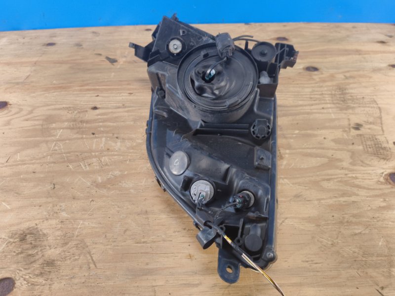 Headlight TOYOTA PRIUS - 20 03-11 2003-2011 Left