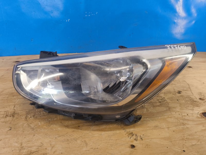 Headlight HYUNDAI ACCENT RB 10- 2010- Left