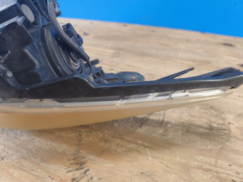 Headlight TOYOTA PRIUS - 30 09-17 2009-2017 Right