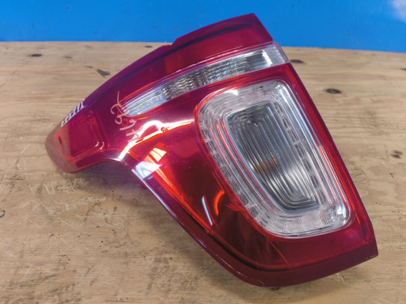 Outdoor lantern FORD EXPLORER 10-20 2012 Left