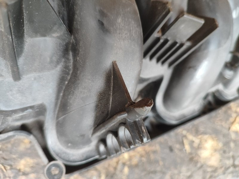 Intake manifold CHRYSLER PACIFICA 16-20 2017