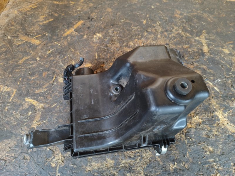 Air filter housing TOYOTA PRIUS - 30 09-17 2009-2017