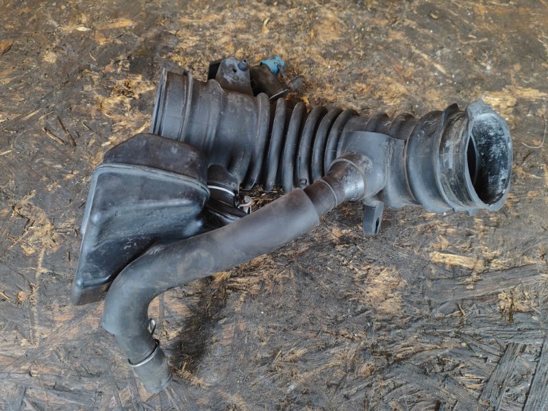 Air filter pipe TOYOTA MATRIX 08-14 2008-2014