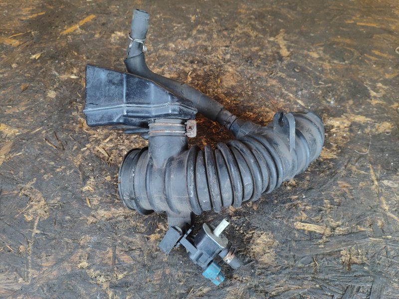 Air filter pipe TOYOTA MATRIX 08-14 2008-2014