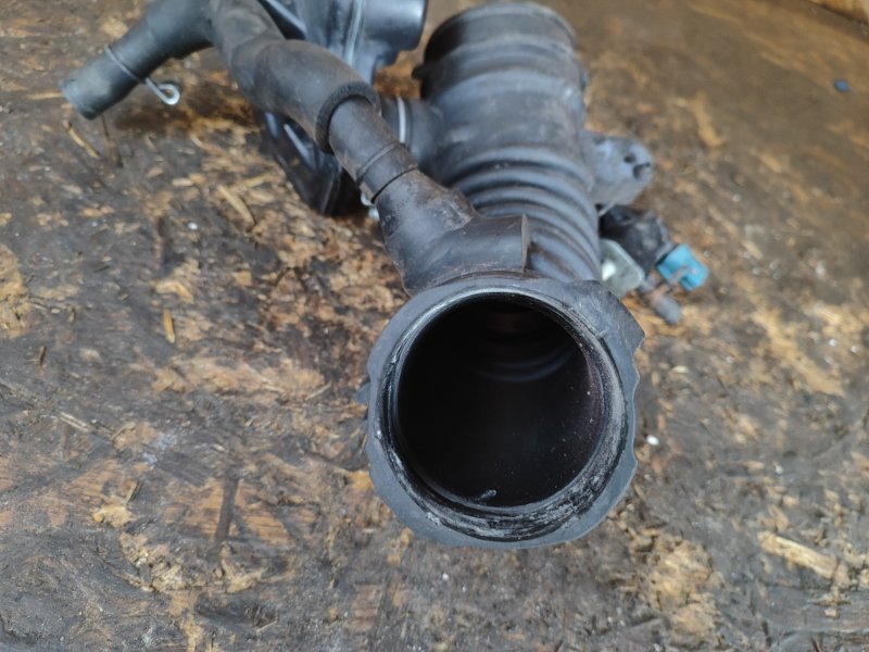 Air filter pipe TOYOTA MATRIX 08-14 2008-2014
