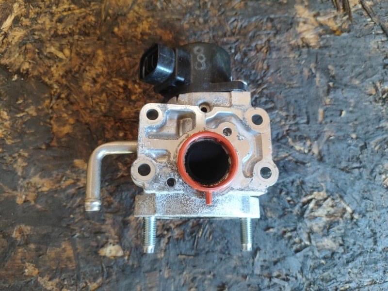 EGR valve TOYOTA CAMRY 50 12-15 2014