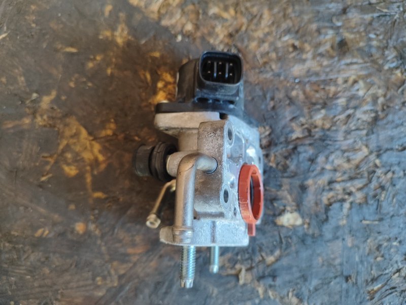 EGR valve TOYOTA CAMRY 50 12-15 2014