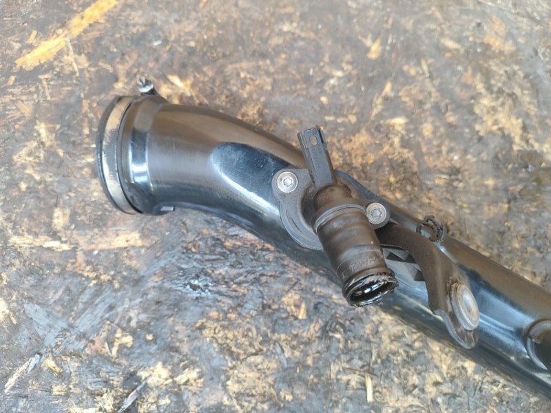 Intake manifold pipe BMW X5 (E70) 07-13 2011