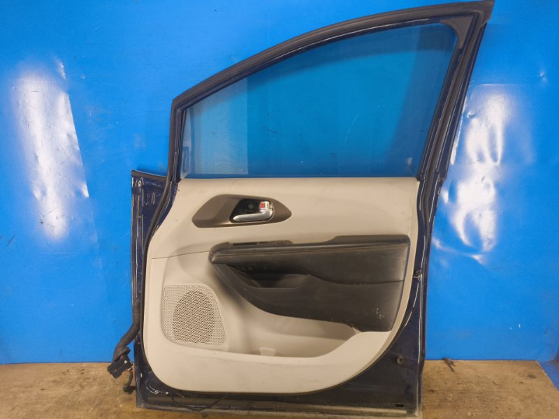 Door CHRYSLER PACIFICA 16-20 2017 Front Right
