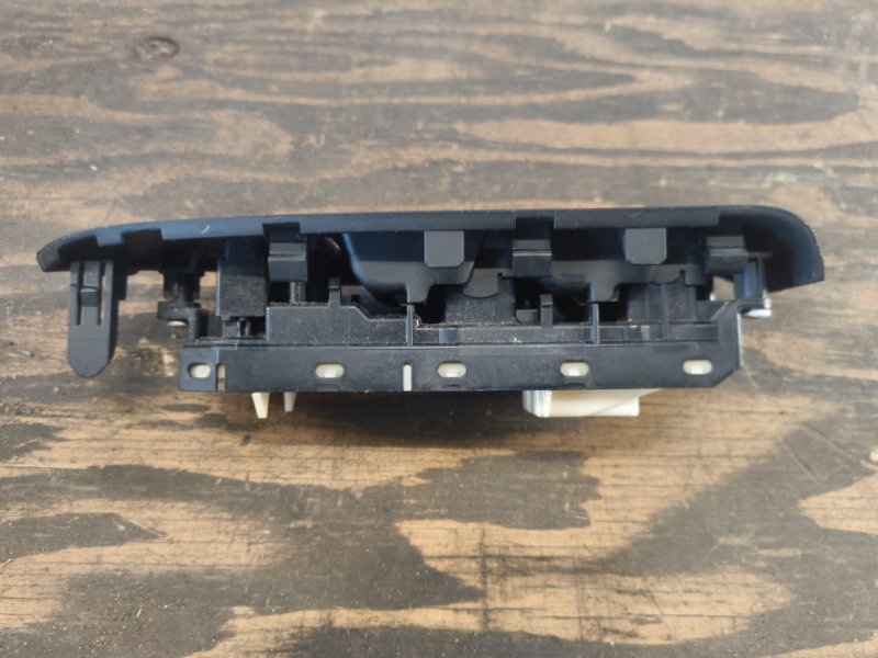 Power window control unit TOYOTA PRIUS - 30 09-17 2009-2017 Front Left