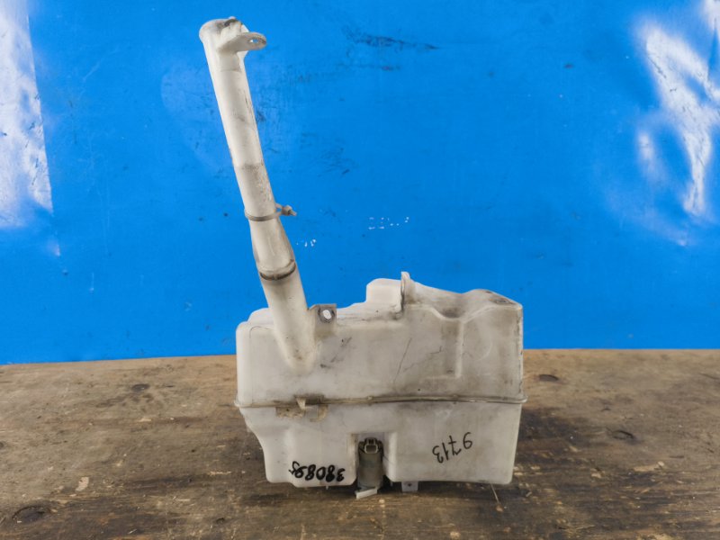 Washer reservoir INFINITI G25/G35/G37/Q40 06-14 2011