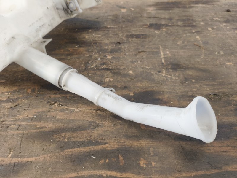 Washer reservoir INFINITI G25/G35/G37/Q40 06-14 2011