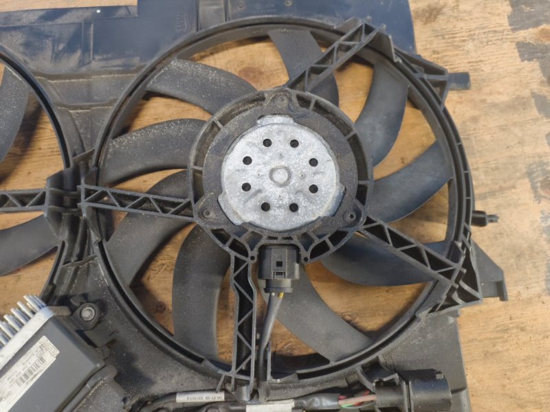 Main radiator fan diffuser AUDI A4 08-15