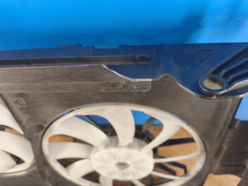 Main radiator fan diffuser TOYOTA RAV4 13-19 2016