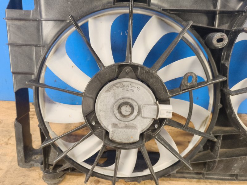 Main radiator fan diffuser TOYOTA RAV4 13-19 2016