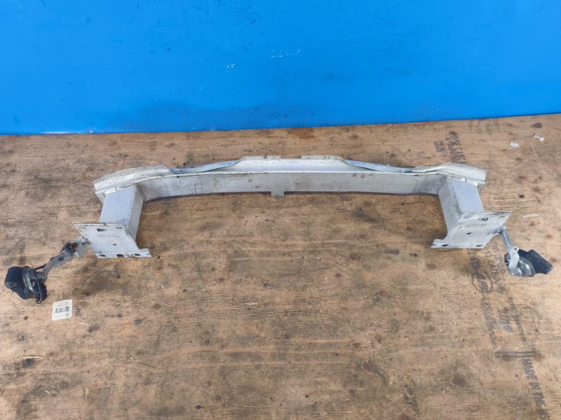 Front bumper reinforcement AUDI A3 (8V) 12–17 2014