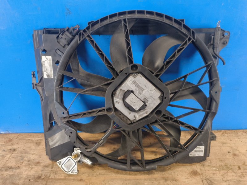 Main radiator fan diffuser BMW 3 SERIES (E90-E93) 2005–2014 2010