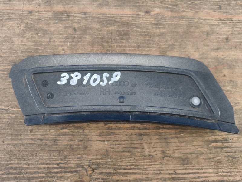 Reflector R right AUDI Q7 15-19 2018 Front