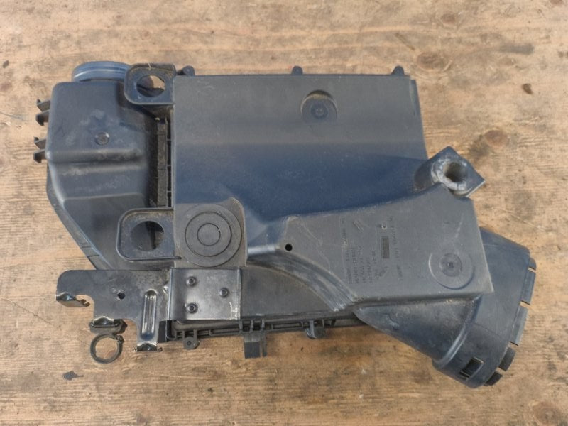 Air filter housing BMW 5 SERIES (F10) 11-13 2012