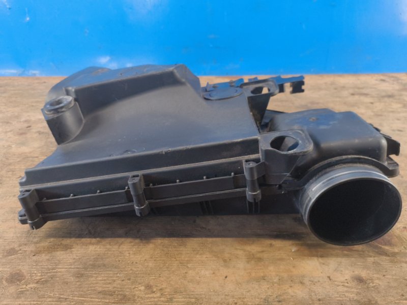 Air filter housing BMW 5 SERIES (F10) 11-13 2012
