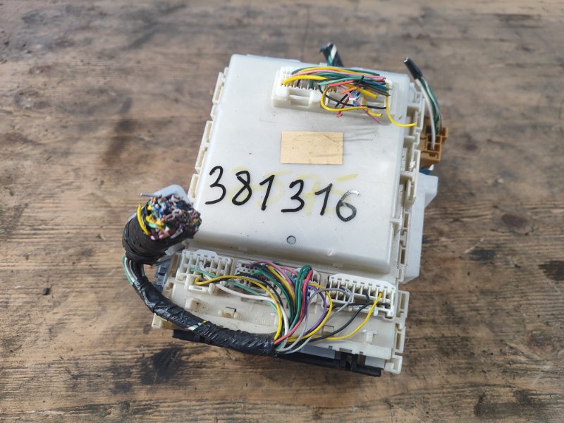 Interior fuse box TOYOTA PRIUS - 20 03-11 2008