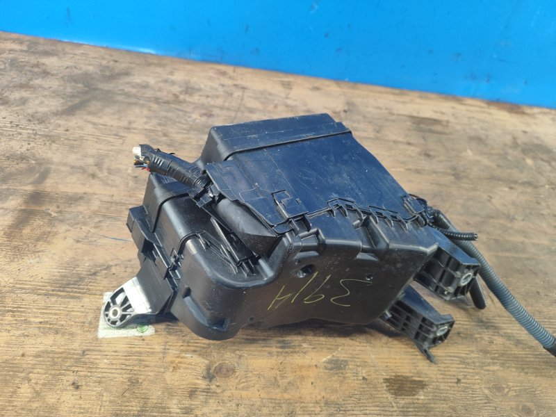 Engine compartment fuse box TOYOTA RAV4 13-19 2016