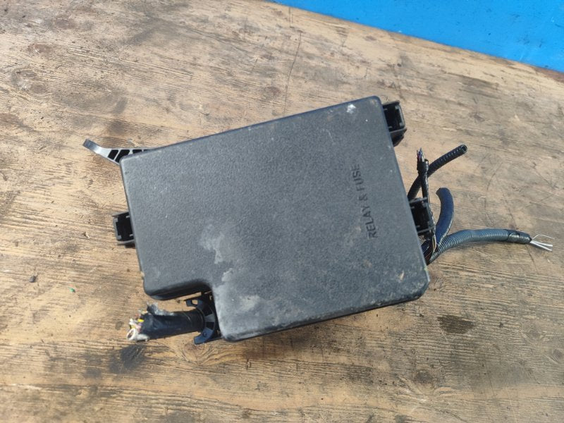 Engine compartment fuse box TOYOTA RAV4 13-19 2016