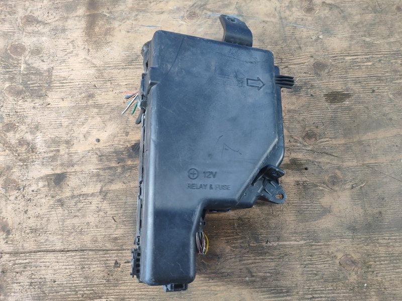 Engine compartment fuse box TOYOTA PRIUS - 20 03-11 2008