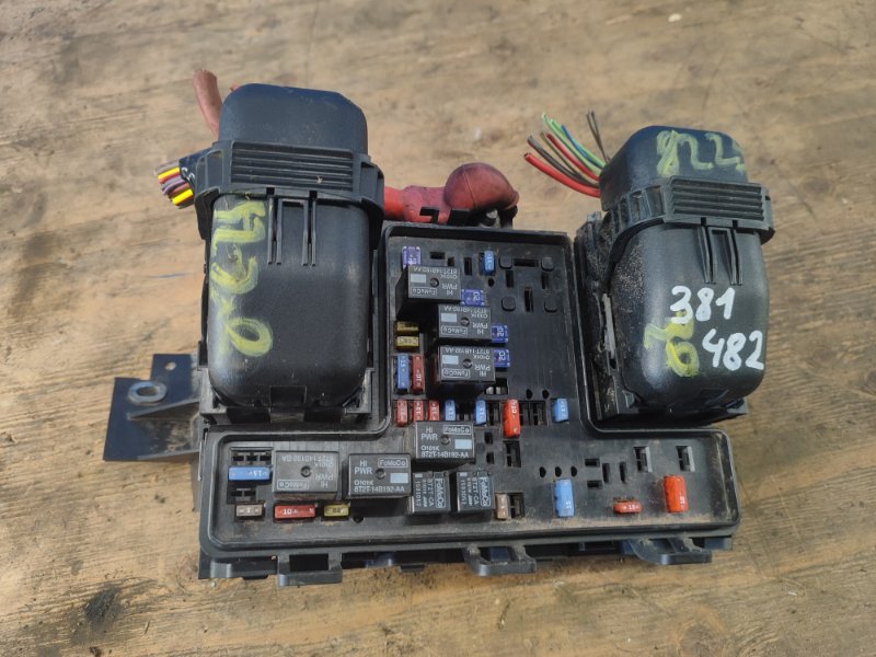 Engine compartment fuse box FORD FUSION 14- 2014