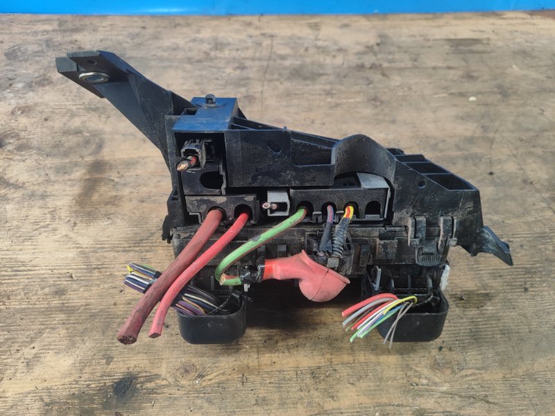 Engine compartment fuse box FORD FUSION 14- 2014