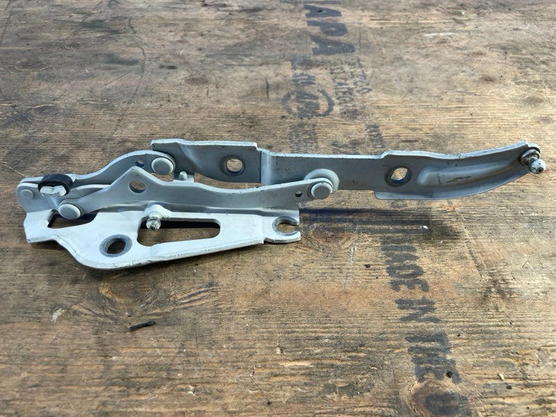 Trunk lid hinge BMW 3 SERIES (E90-E93) 2005–2014 2009 Left