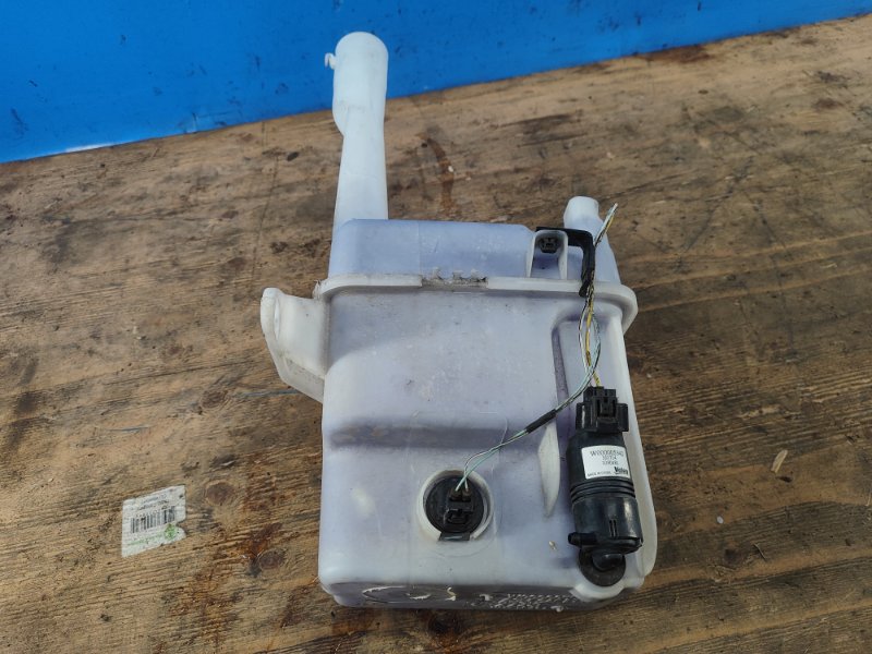 Washer reservoir TOYOTA AVALON 05-12 2010