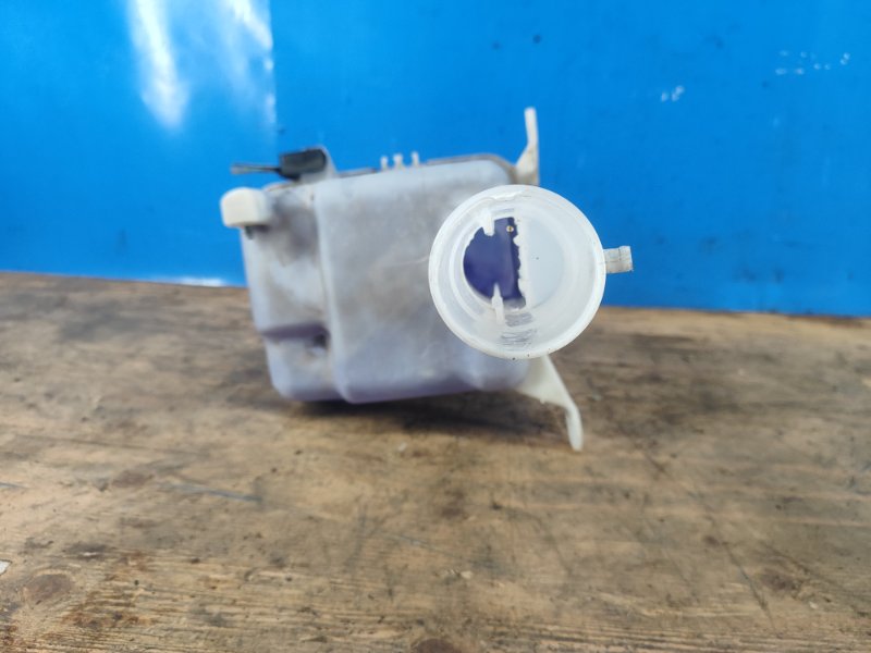 Washer reservoir TOYOTA AVALON 05-12 2010