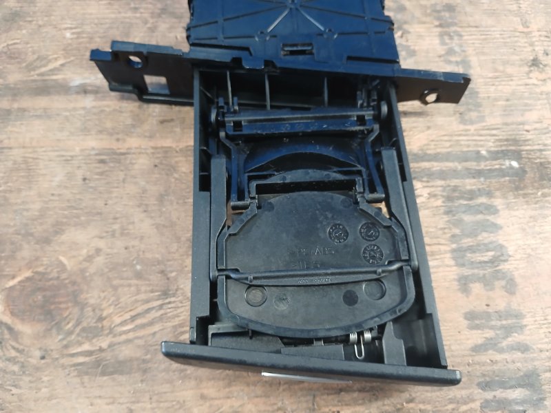 Cup holder BMW 3 SERIES (E90-E93) 2005–2014 2010