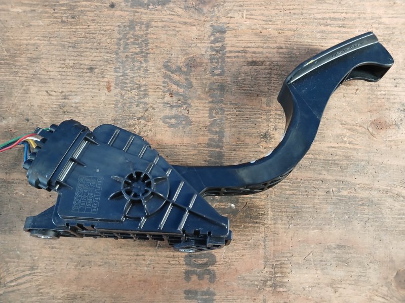 Gas pedal TOYOTA PRIUS - 20 03-11 2008
