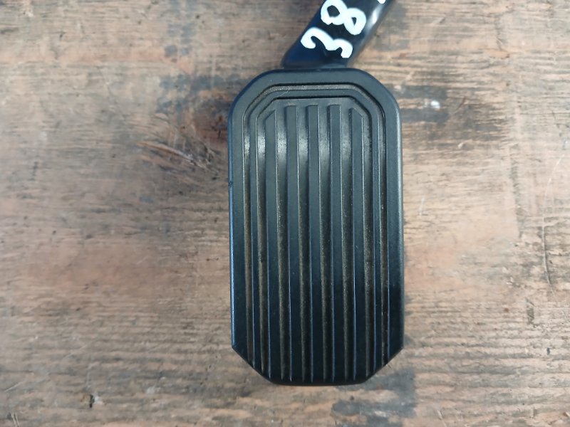 Gas pedal TOYOTA PRIUS - 20 03-11 2008