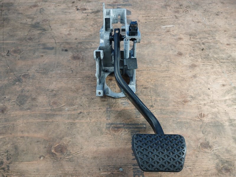 Brake pedal BMW 3 SERIES (E90-E93) 2005–2014 2010