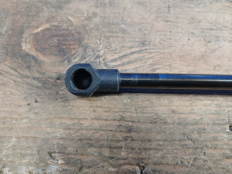 Hood shock absorber BMW 3 SERIES (E90-E93) 2005–2014 2010