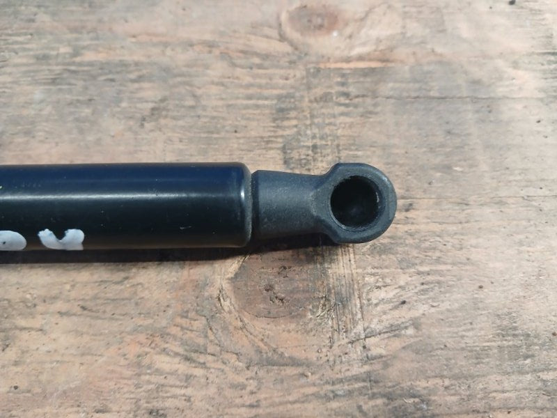 Trunk lid shock absorber BMW 3 SERIES (E90-E93) 2005–2014 2010